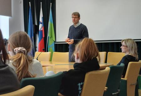 Mladi na Ravnah s prostovoljstvom spreminjajo svet (9)